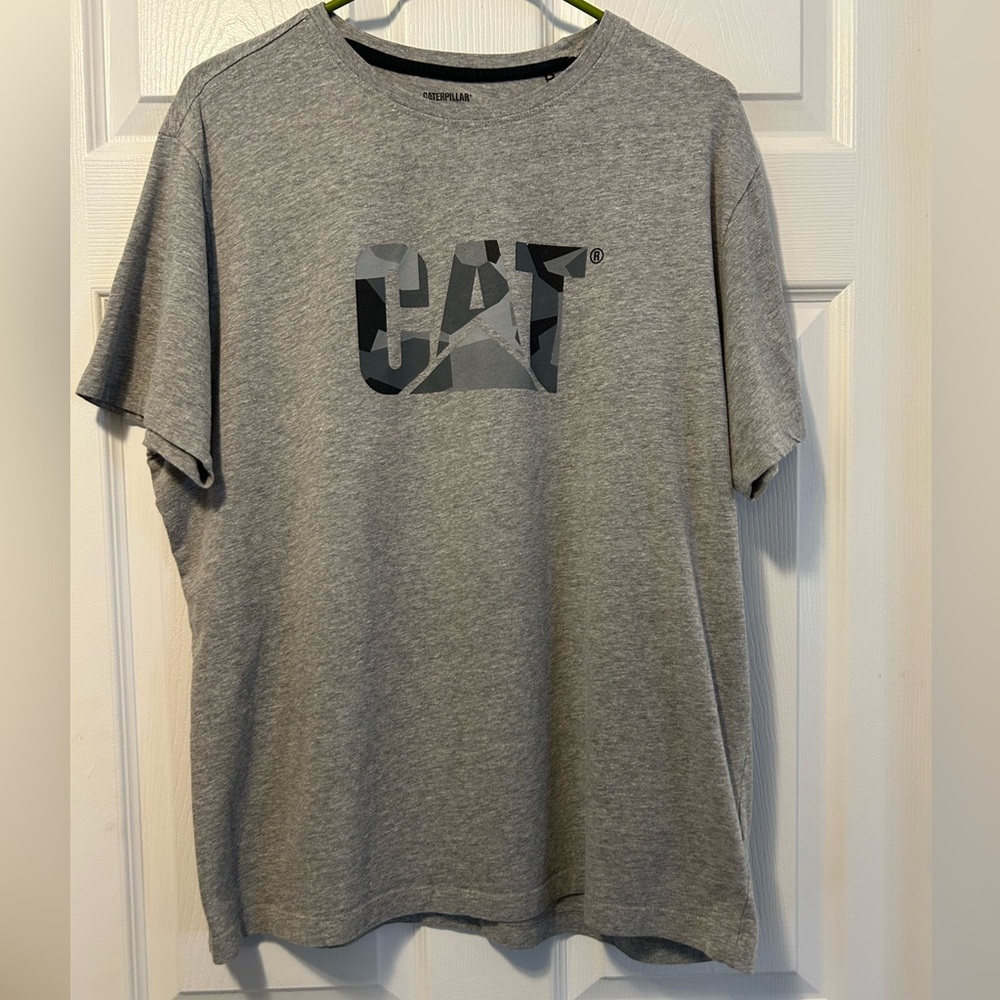 Caterpillar CAT Gray Logo T-Shirt Men’s XL (Fits L/XL) Short Sleeve Graphic Tee